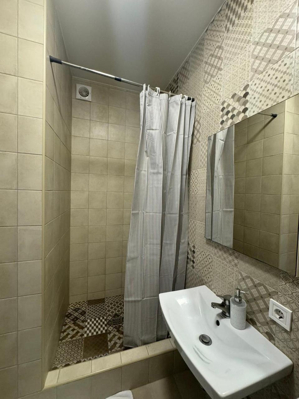 Solo Apartment Virmenska Kiev Exterior foto